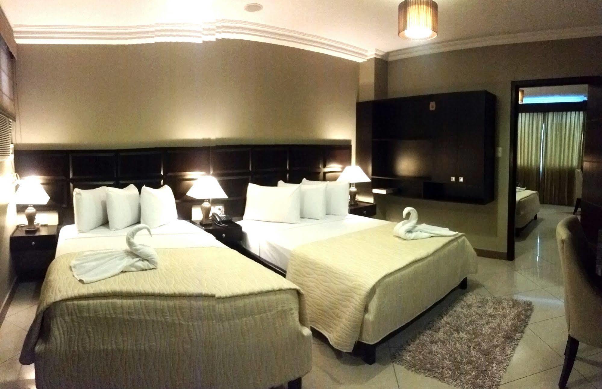 Atlantic Blue Hotel Guayaquil Buitenkant foto